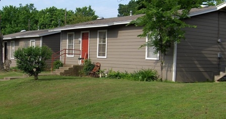 Primary Photo - Roxton Arms Apartments