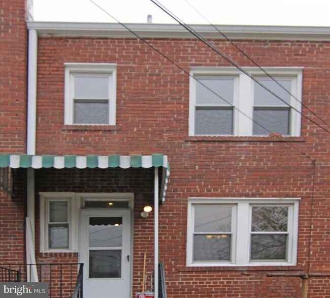 Building Photo - 52 Buchanan St NE