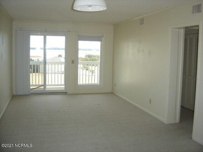 Building Photo - 650 Cedar Point Blvd