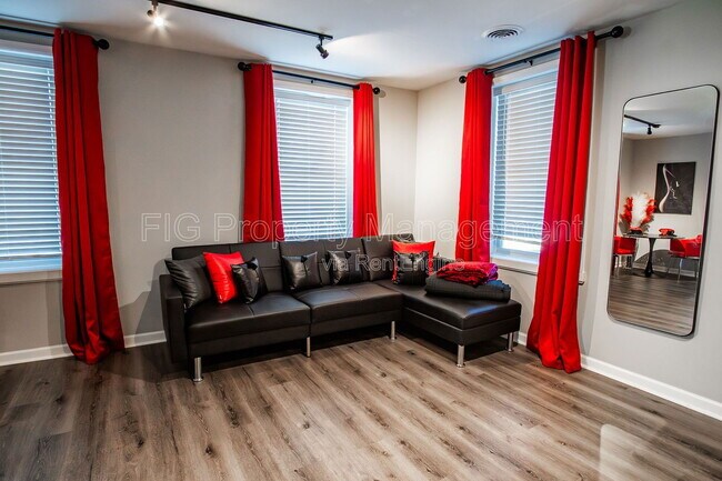 Foto del edificio - 413 W Depot Ave