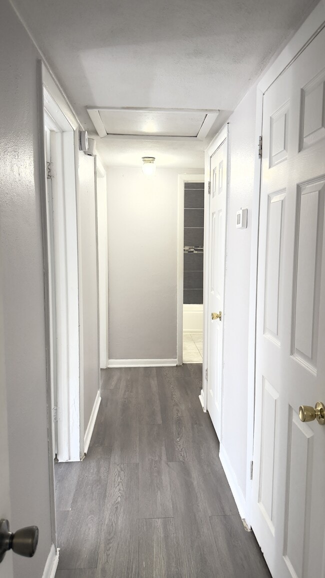 Foto del edificio - 231 N Collen Rd