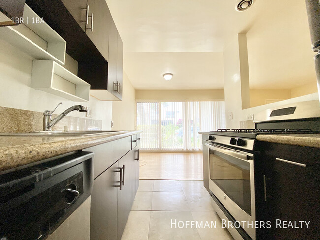 Building Photo - 1326 N Flores St West Hollywood, CA 90069