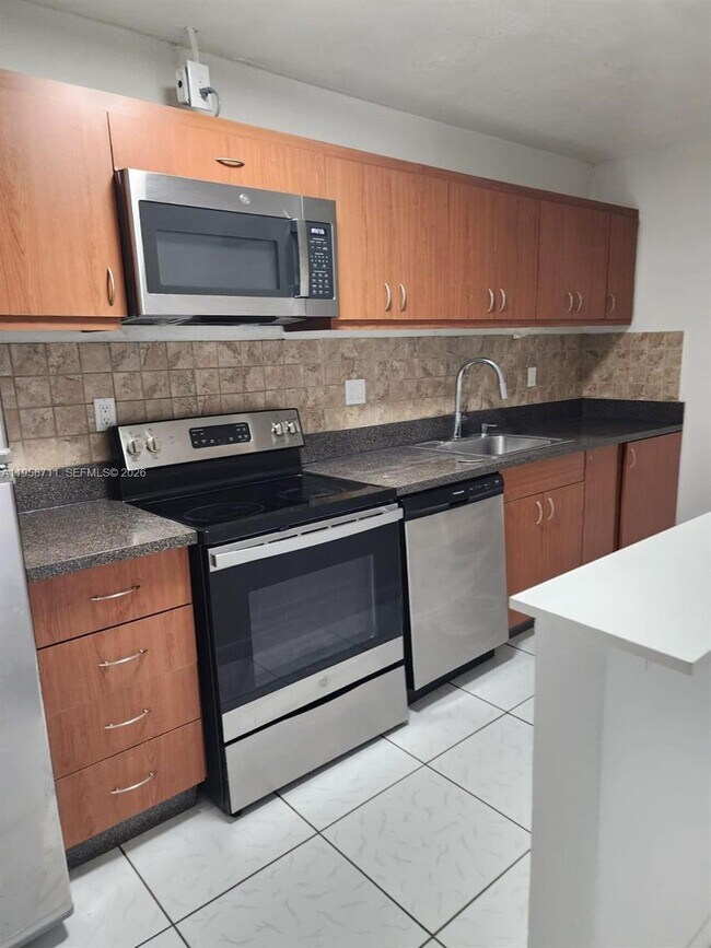 Foto del edificio - 4150 NW 79th Ave