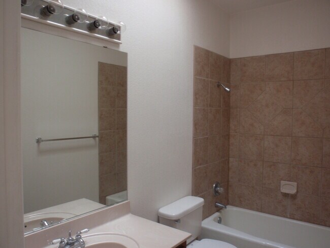 Foto del edificio - COMING SOON: Three Bedroom Home for Rent