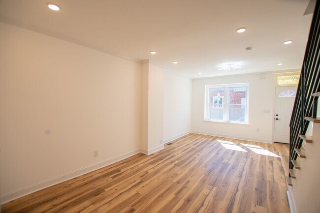 Foto del edificio - Renovated South Philadelphia Rowhome
