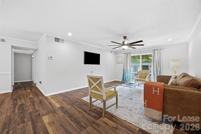 Foto del edificio - 4739 Hedgemore Dr