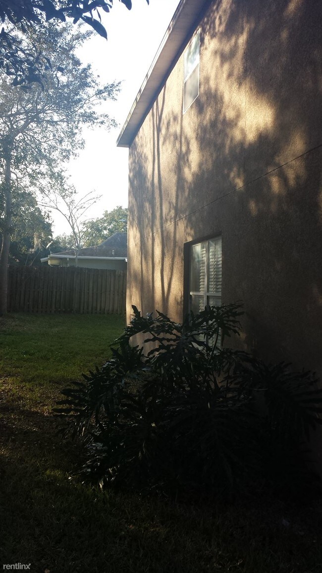 Foto del edificio - 6 br, 4 bath House - 4400 Bleasdale Ave