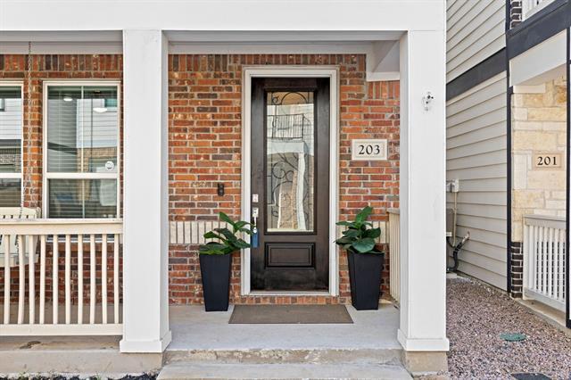 Building Photo - 203 S Village Way