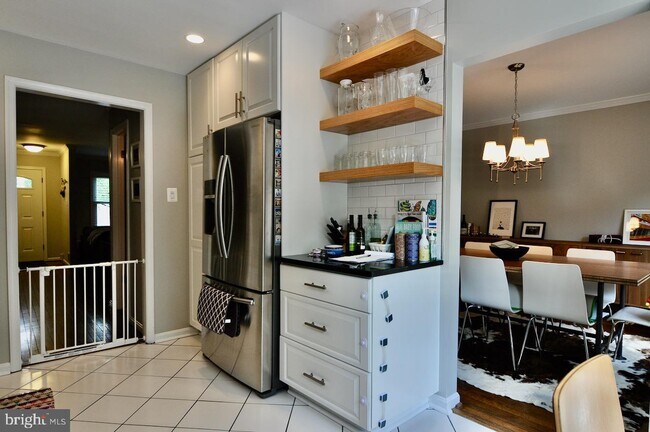 Foto del edificio - 7523 Heatherton Ln