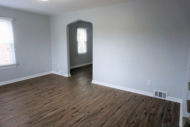 Building Photo - 478 Serpentine Dr