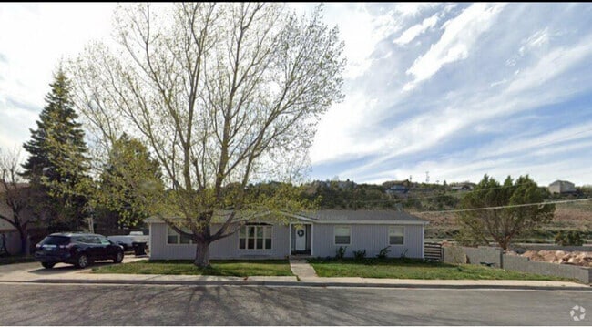 Building Photo - 802 S Interstate Dr