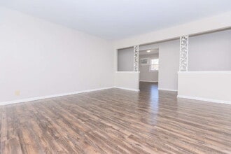 Building Photo - 5976 Radnor Rd