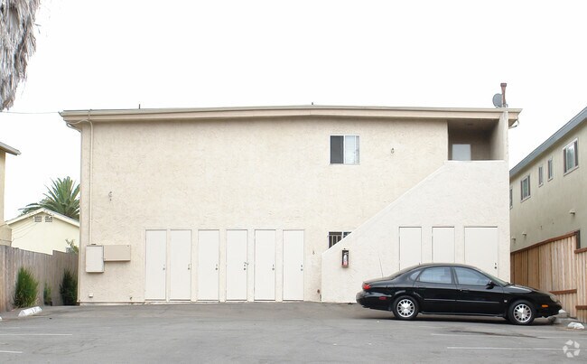 Building Photo - 4840 W Mountain View Dr