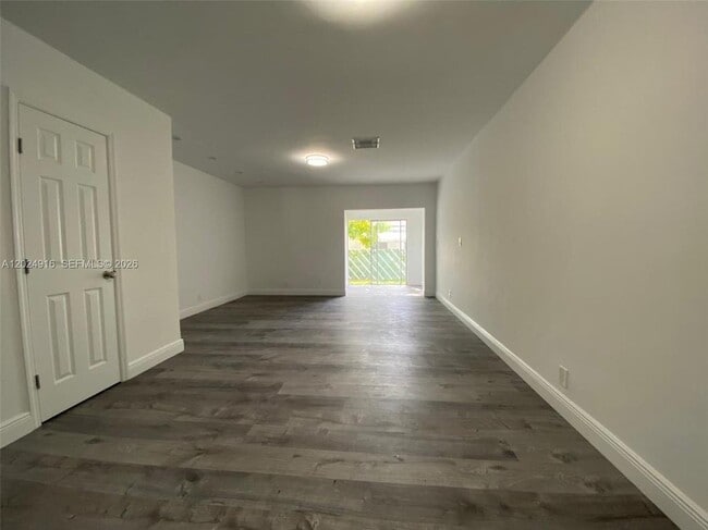 Foto del edificio - 2460 Taylor St