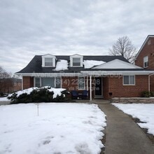 Building Photo - 7116 Clayton Rd