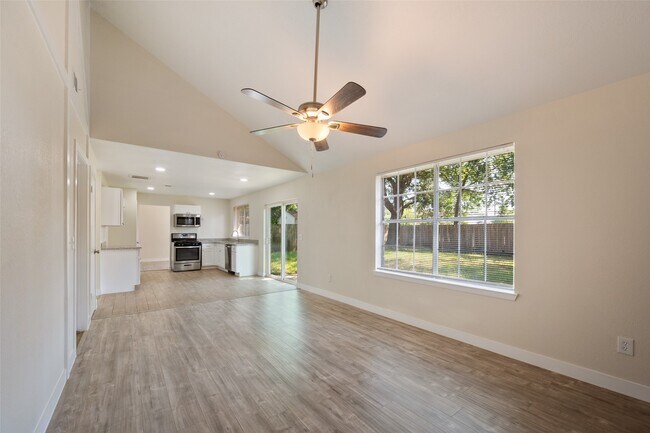 Foto del edificio - 5410 Forest Trails Dr