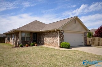 Building Photo - 702 Willow Shoals Dr SW
