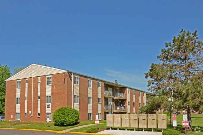 Building Photo - Pennsbury Woods