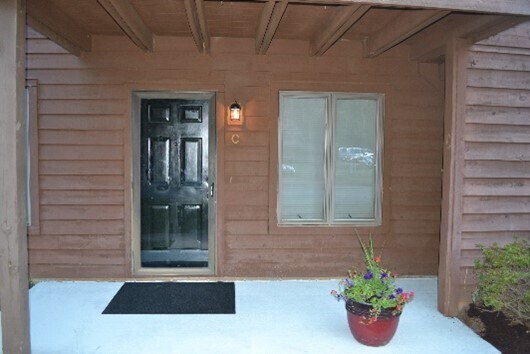 Building Photo - Lovely 2 Bedroom, 2 Bath Condo in Prime Lo...