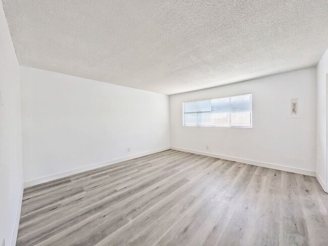 Building Photo - 8061 8th St