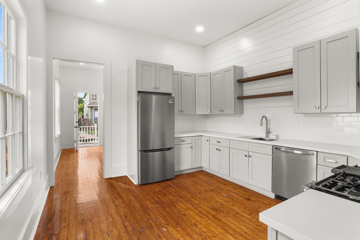 Primary Photo - Gorgeous Historic Renovation! One block of...