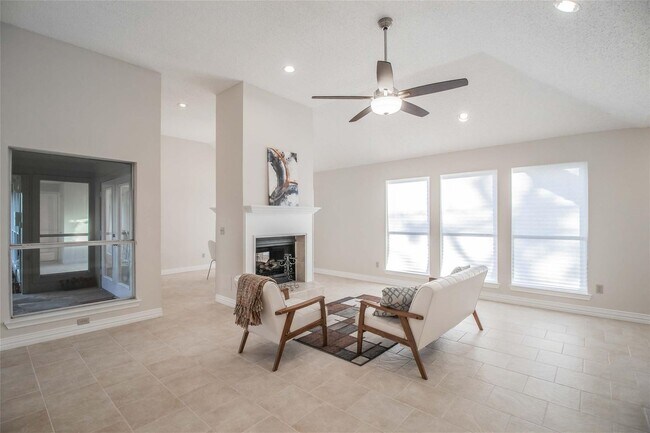 Foto del edificio - White Rock Highlands  4 bedrooms, 2.5 baths
