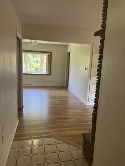 Building Photo - 9462 Viewcrest Dr