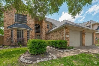 Building Photo - 2710 Five Oaks Dr