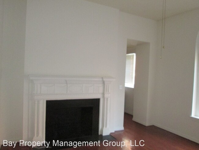 Building Photo - 115 E Eager St