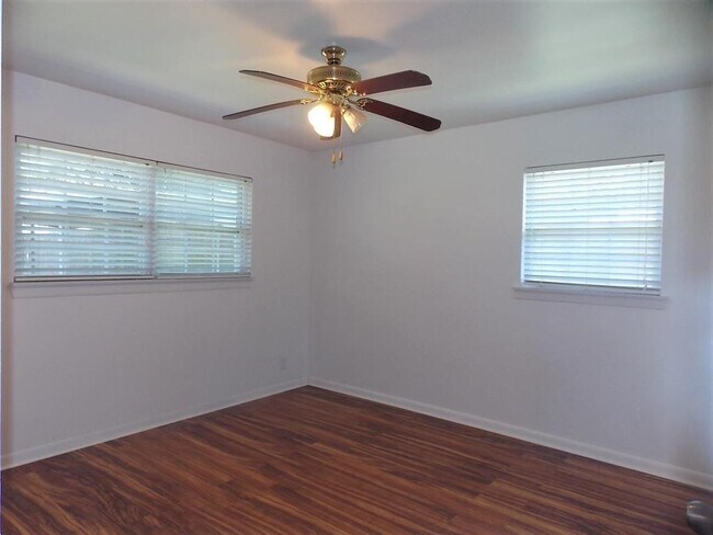 Foto del edificio - 4750 Fieldwood Ln