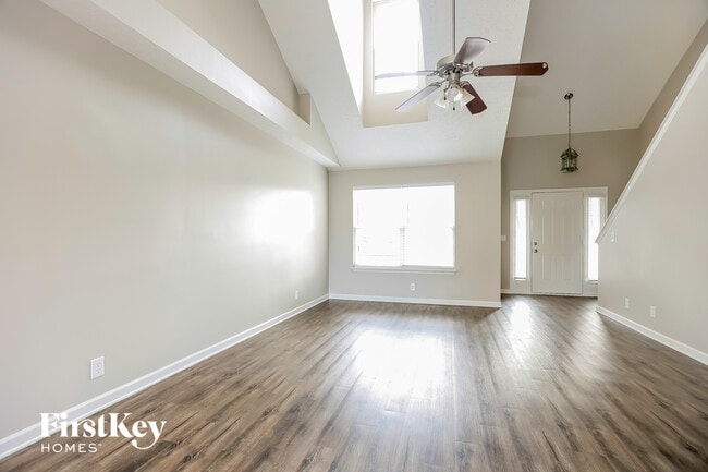 Building Photo - 1304 Sunray Dr