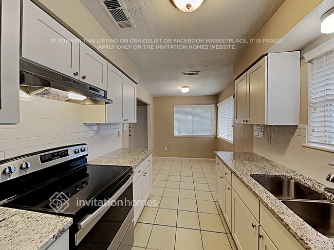 Building Photo - 22610 Meadowgate Dr