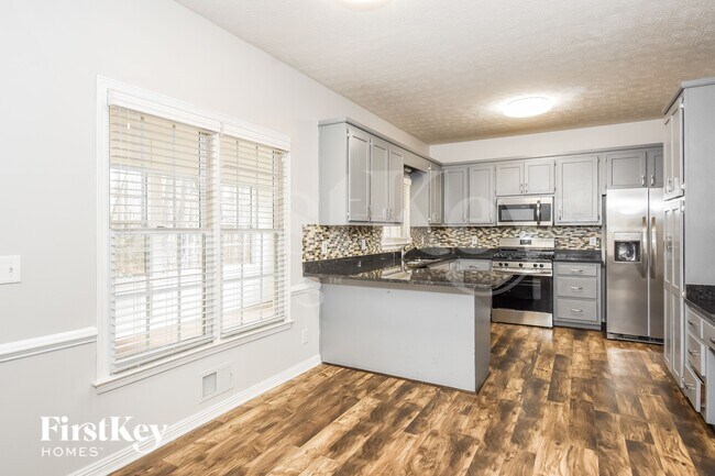 Foto del edificio - 7285 Wyngate Dr