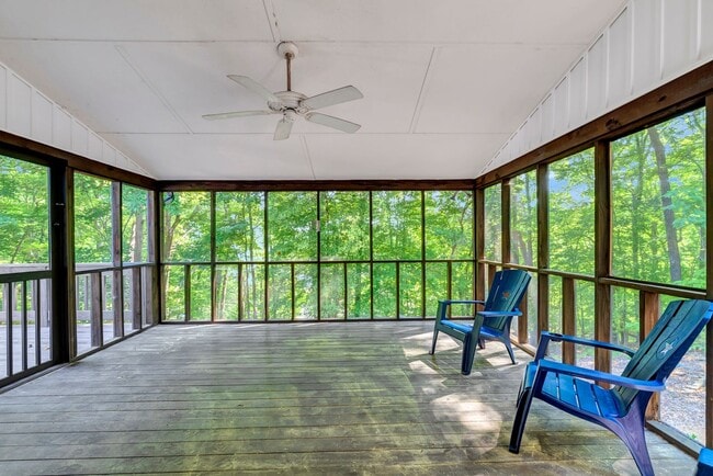 Building Photo - This WATERFRONT-FULLY FURNISHED-ALL INCLUS...