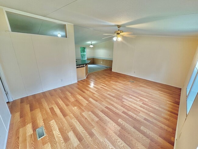Building Photo - Statesville - 4BR/2BA
