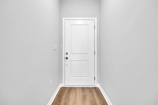 Building Photo - 138 Talladega Dr