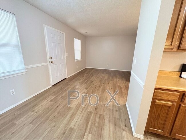 Building Photo - 3802 College View Dr