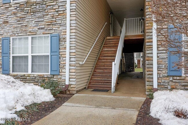 Building Photo - 1015 Wedgewood Cir