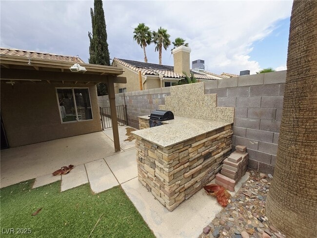 Building Photo - 925 Chaps Cir