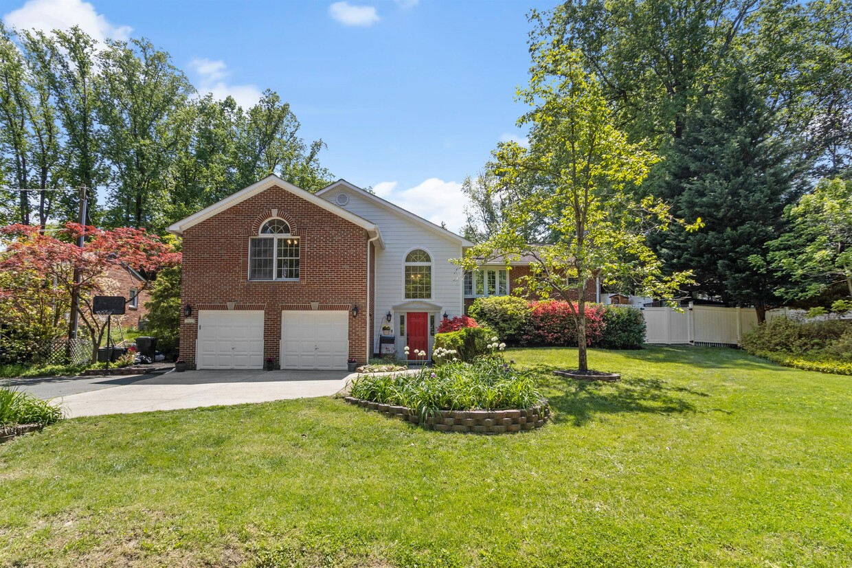 Primary Photo - 10613 Howerton Ave