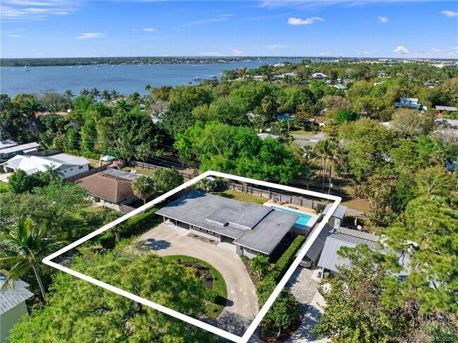 Foto del edificio - 530 S Manor Dr