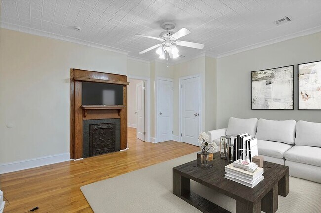 Foto del edificio - 204 Beacon Ave