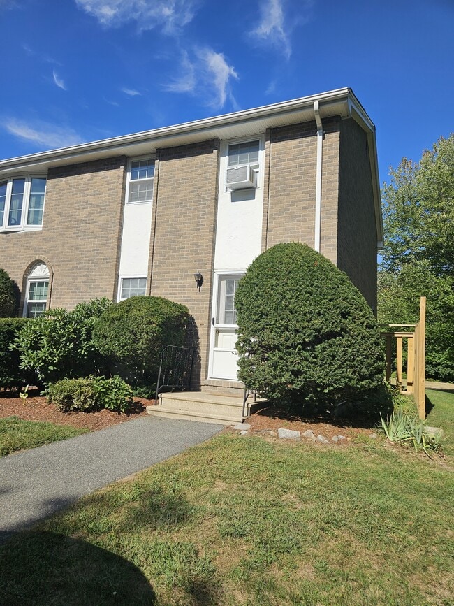 Building Photo - 1 Fieldstone Dr