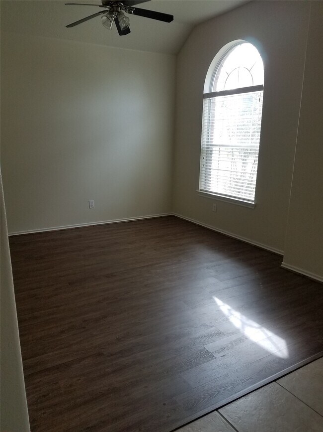 Foto del edificio - 25814 Orchard Knoll Ln