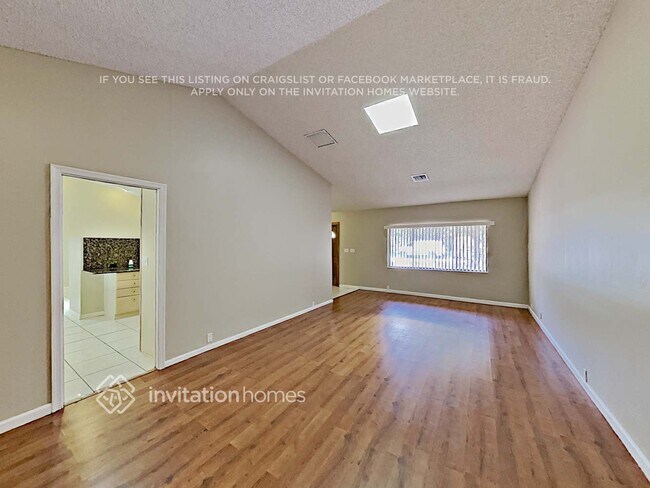 Foto del edificio - 501 NW 107th Terrace