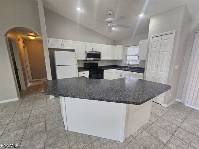 Foto del edificio - 1144 NW 5th Pl