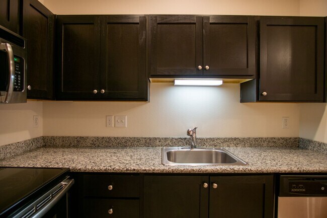 Foto del edificio - Contemporary Studio in the Heart of the East Side!
