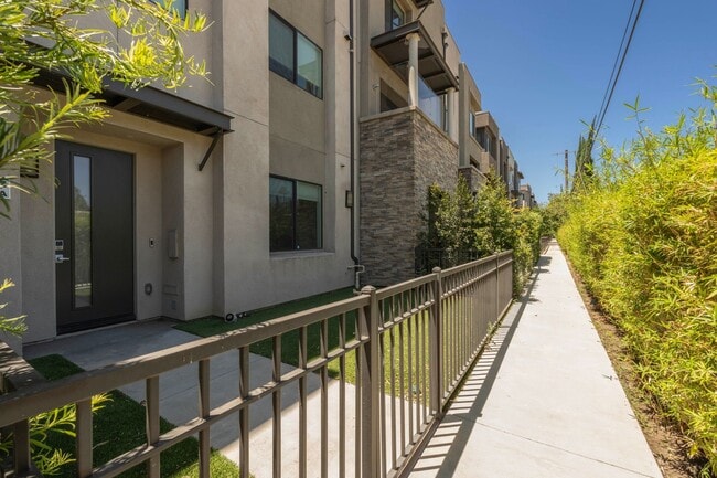 Building Photo - 13107 W Lumina Way