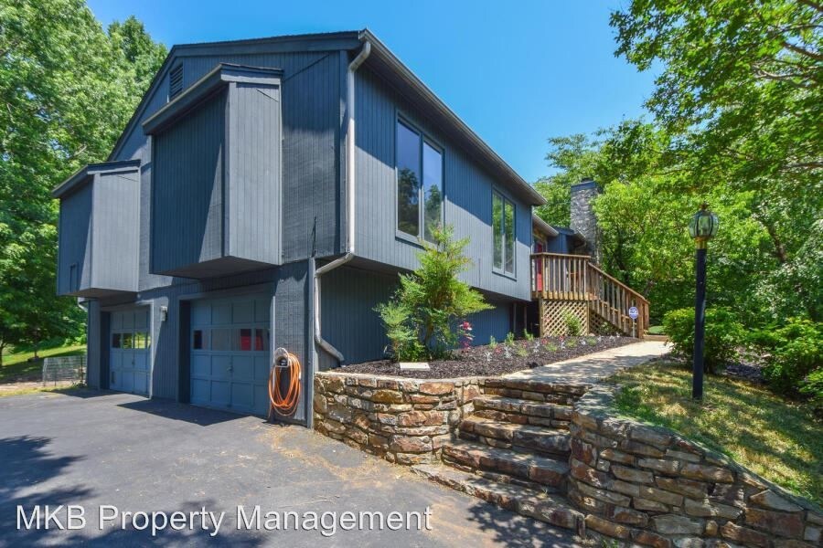 Primary Photo - 7420 Carriage Hills Dr
