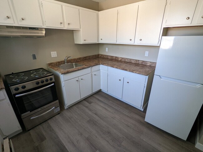 Building Photo - Edgar Estates Apartments